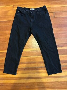 Wrangler Men's Relaxed Black Jeans
